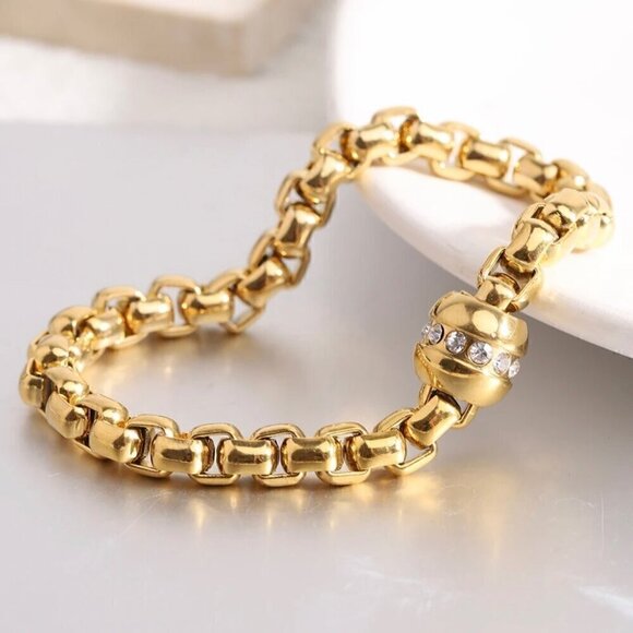 NWT Statement Bracelet 18K Gold Plated Chunky Link With Barrel CZ Magnetic Clasp - Picture 1 of 9